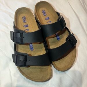 *NEW*BIRKENSTOCKS SZ 6